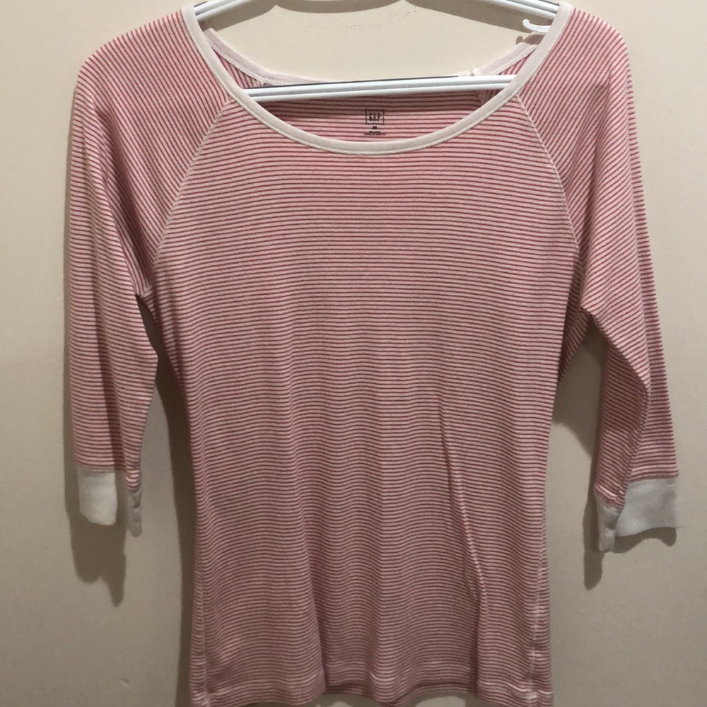 Red and white striped 3/4 sleeve gap